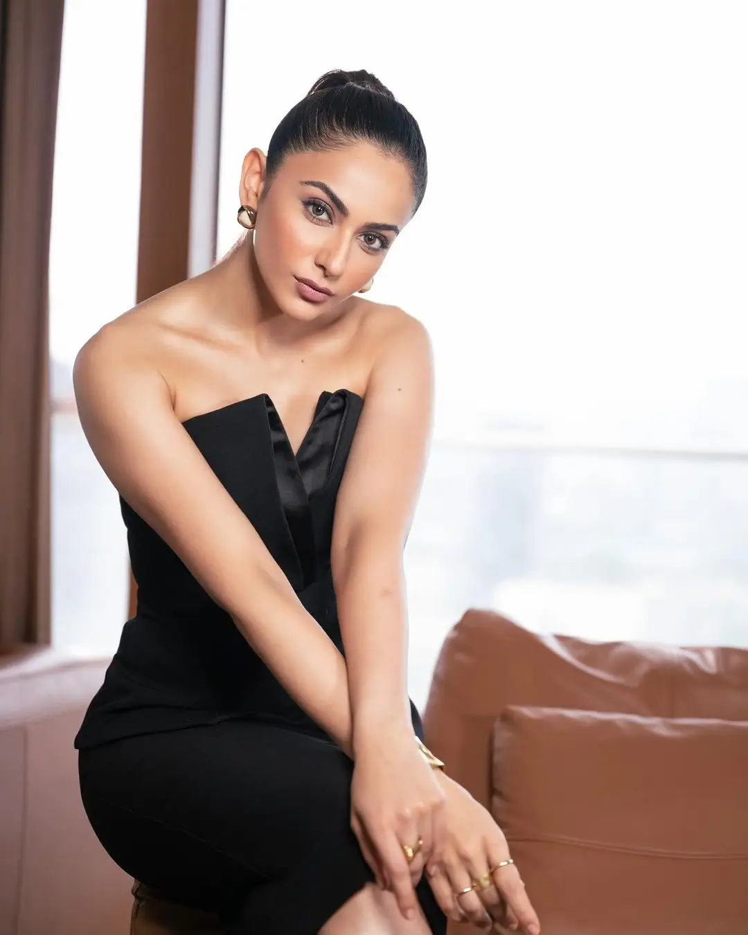 Rakul Preet Singh Long Legs Show in Beautiful Black Gown